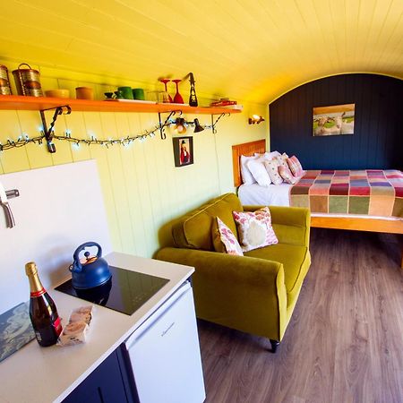 The Gambo Shepherd'S Hut Kidwelly Εξωτερικό φωτογραφία