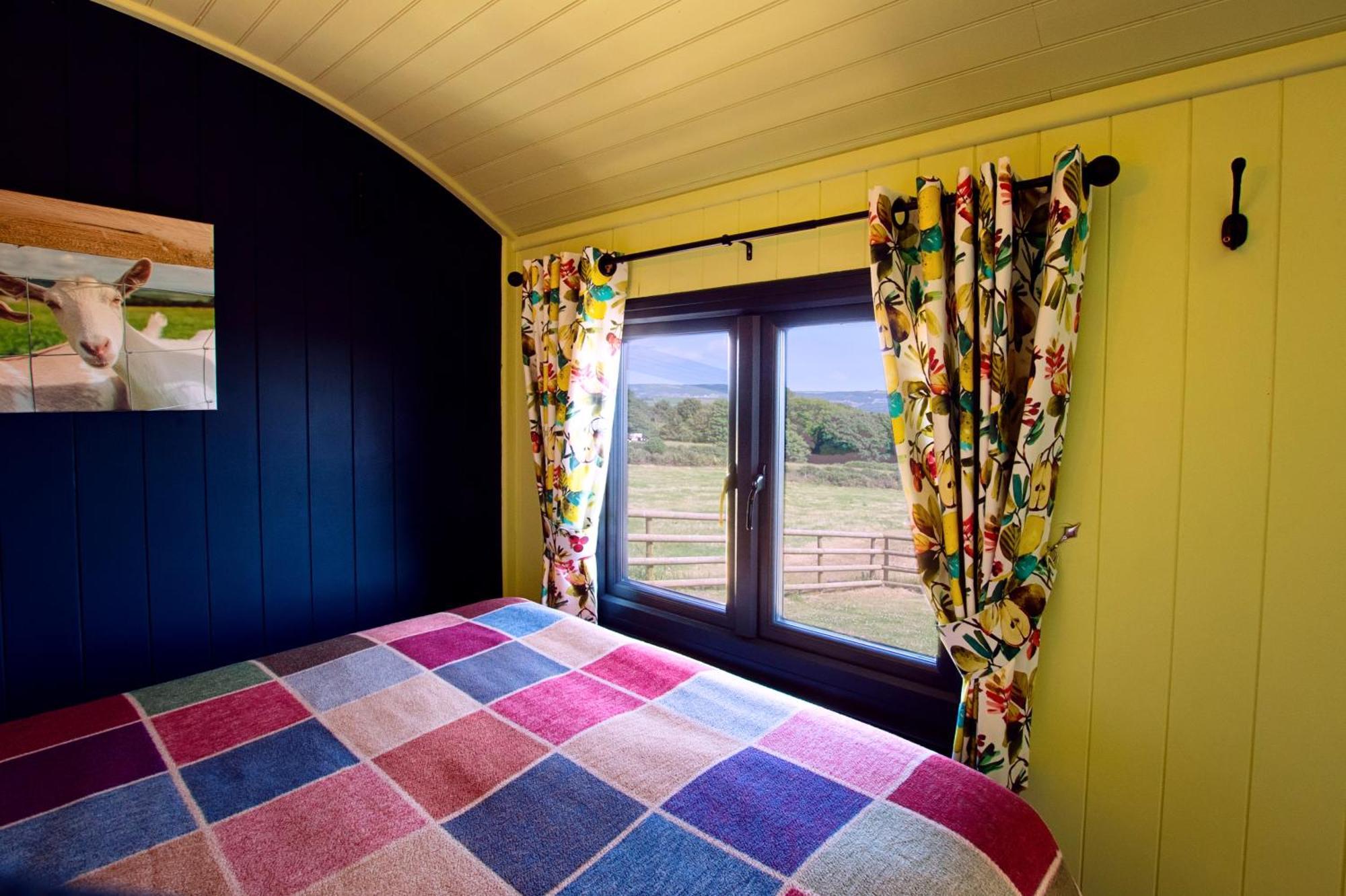 The Gambo Shepherd'S Hut Kidwelly Εξωτερικό φωτογραφία