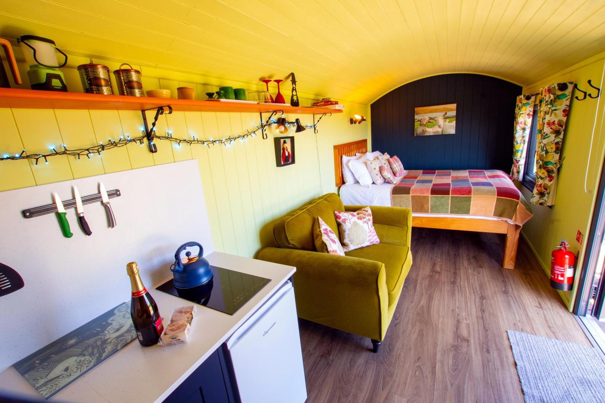 The Gambo Shepherd'S Hut Kidwelly Εξωτερικό φωτογραφία